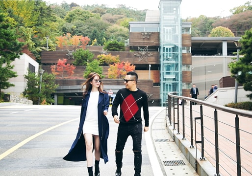 Ngọc Trinh nhắng nhít bên 'ông bầu' Khắc Tiệp tại Hàn Quốc