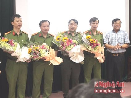 Khen thưởng 2 chuyên án về ma túy của Công an TP. Vinh