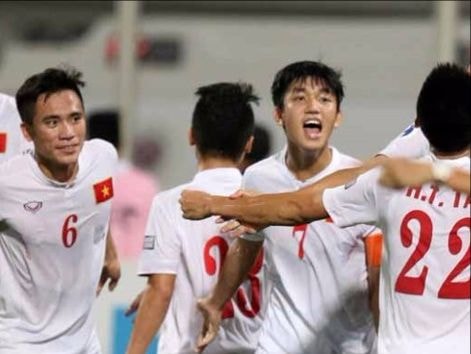 Từ Bahrain về Quảng Ninh: Người hâm mộ xứ Nghệ thấy chạnh lòng