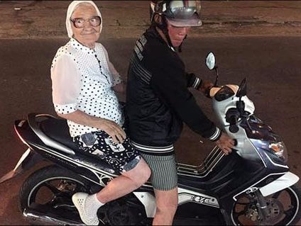 Cả nước Nga ngưỡng mộ cụ bà 90 tuổi phượt khắp Việt Nam