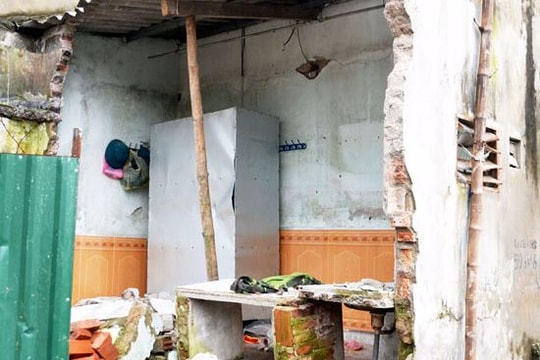 Ai chịu trách nhiệm sự cố sụt lún nhà 12 hộ dân ở Cửa Nam?