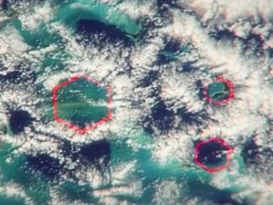 Bác giả thuyết mây lục giác gieo kinh hoàng ở Bermuda