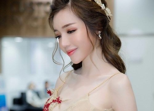 'Gái hai con' Elly Trần hút mọi ánh nhìn