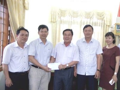 Tiếp nhận, phân bổ tiền và hàng ủng hộ người dân bị thỉệt hại do mưa lũ ở Nghệ An