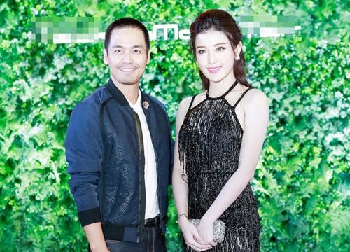 Á hậu Huyền My khoe dáng ngọc bên MC Phan Anh