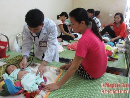 Thời tiết giao mùa, bệnh hô hấp 'tấn công' trẻ