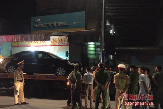 Bắt 14 đối tượng đánh bạc, thu giữ hơn 1,3 tỷ đồng