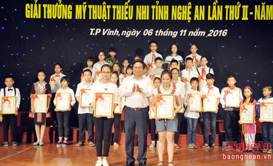 38 họa sỹ 'nhí' Nghệ An được trao thưởng