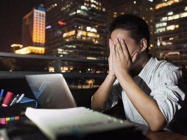 Thức đêm, ngồi nhiều dễ mắc ung thư