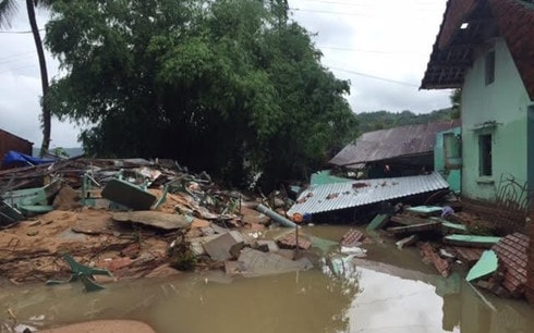 Mưa lũ miền Trung: 14 người chết, 5 người mất tích