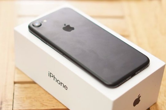 Giá iPhone 7 xách tay lao dốc