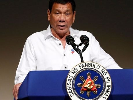 Tổng thống Rodrigo Duterte hủy giao kèo mua vũ khí Mỹ