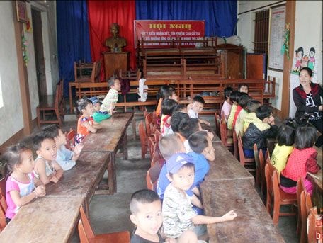 Nghiên cứu ban hành chính sách cho giáo viên dạy lớp ghép ở bậc mầm non