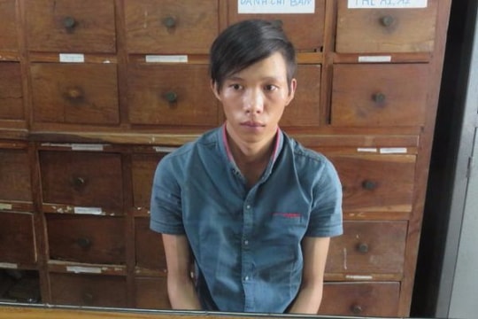 Bắt kẻ nghiện đâm trọng thương 2 công an huyện