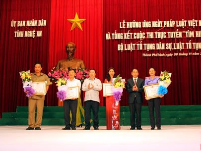 Phát động lễ hưởng ứng Ngày Pháp luật Việt Nam năm 2016