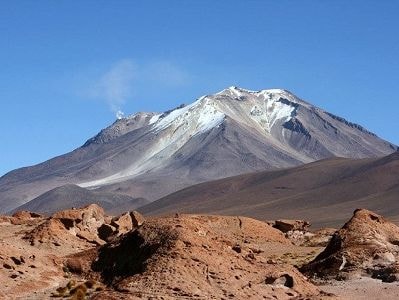 Bể nước 1.000 độ C dưới núi lửa Bolivia
