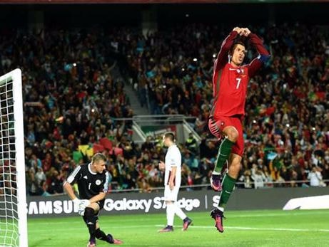 Ronaldo lập tuyệt phẩm vô lê, Bồ Đào Nha đại thắng ở vòng loại World Cup