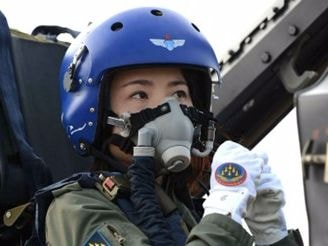 Vụ nữ phi công Trung Quốc J-10 tử nạn là 'một cú sốc'
