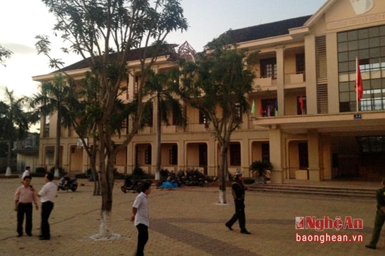 Sập cần cẩu khu chung cư, nam sinh lớp 10 tử vong