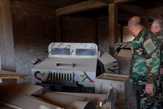 IS dùng xe tăng bằng gỗ để quyết chiến với quân đội Iraq ở Mosul