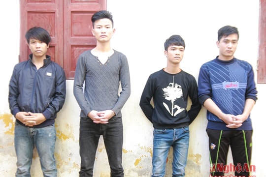 Nhóm thanh niên đánh người vì bị 'nhìn đểu'