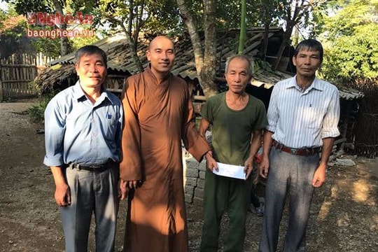 Chùa Chí Linh hỗ trợ xây nhà và tặng chăn ấm mùa đông cho hộ nghèo