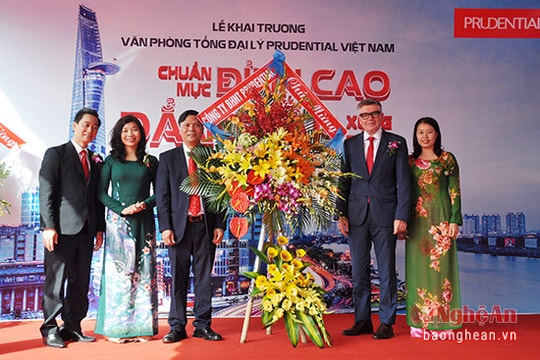 Prudential khai trương văn phòng tổng đại lý Bắc Vinh