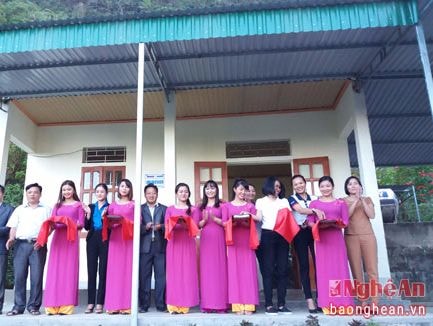 Công ty Amway bàn giao công trình nhà bếp cho Trường Mầm non Nậm Cắn