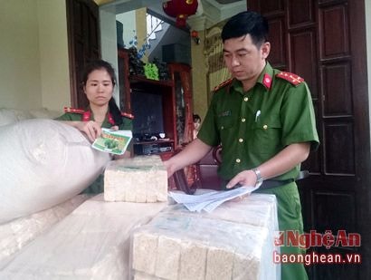 Bắt cơ sở sản xuất bánh cốm nếp Cung Đình không rõ nguồn gốc