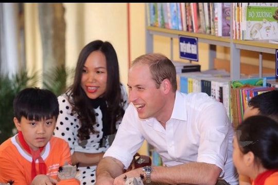 Hoàng tử Anh tặng sách cho 1,5 triệu học sinh Việt Nam