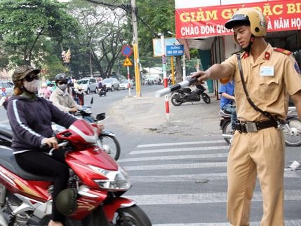 Sử dụng chung xe máy không bị phạt vì lỗi 'sang tên đổi chủ'