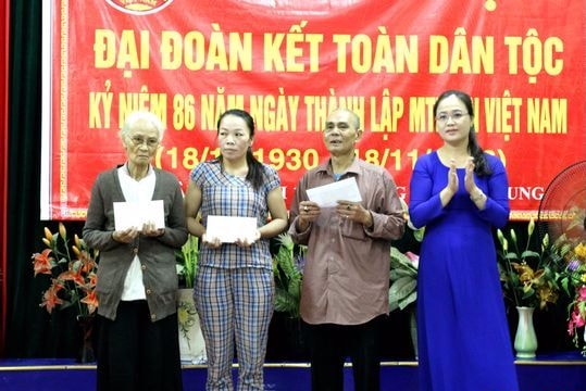 Phó Chủ tịch UBMTTQ tỉnh dự ngày hội Đại đoàn kết tại phường Quang Trung