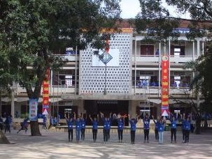 Trường THPT Phan Đăng Lưu: Tự hào 'nôi' chắp cánh những tài năng