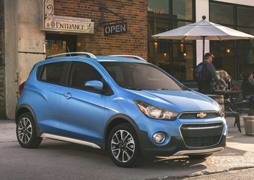 Chevrolet Spark Activ 2017 giá từ 16.945 USD