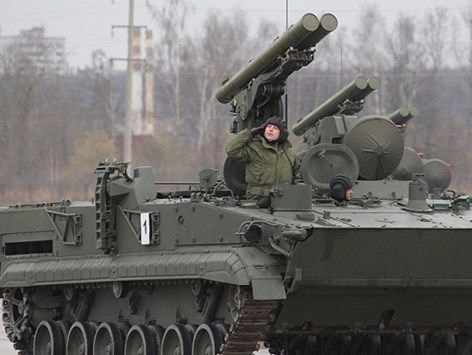 Tên lửa chống tăng có khả năng 'bắn và quên'