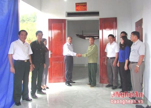 Hội CCB tỉnh trao nhà nghĩa tình đồng đội cho hội viên khó khăn