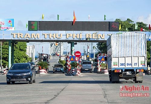 Giảm giá vé xe ô tô qua cầu Bến Thủy