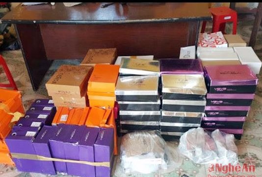 Bắt ô tô khách vận chuyển 360 quả pháo điện