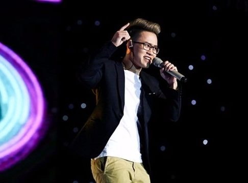 Hình ảnh khi chưa chuyển giới của giọng ca 'Ông bà anh' gây bão