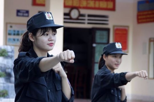 Những 'bông hồng thép' của công an Nghệ An