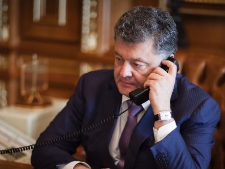 Tổng thống Ukraine và ông Trump đã thảo luận gì trong cuộc điện đàm đầu tiên?