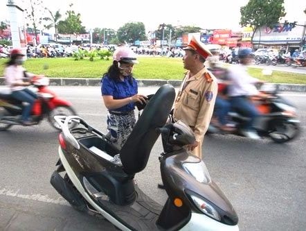 Quy định phạt đi xe không chính chủ: Chưa thực tế?
