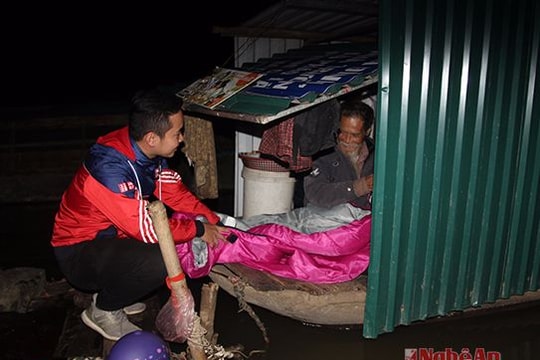 Đem đêm ấm đến cho những mảnh đời thiếu thốn