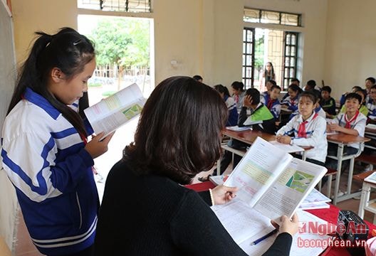 Nghệ An: Thừa 1.500 giáo viên vẫn tiếp tục ký hợp đồng mới