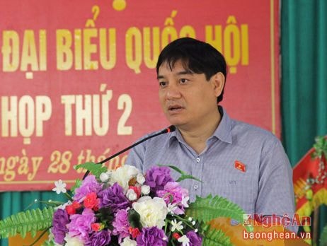 Bí thư Tỉnh ủy Nguyễn Đắc Vinh tiếp xúc cử tri tại Thị xã Hoàng Mai