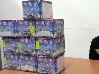 Liên tiếp bắt các đối tượng mua bán pháo nổ