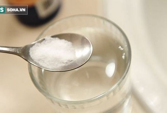 Tác hại khôn lường khi súc miệng nước muối không đúng cách