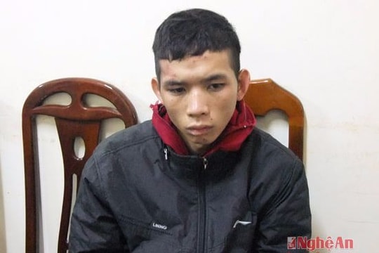 Đối tượng nhiễm HIV mang lựu đạn đi mua ma túy