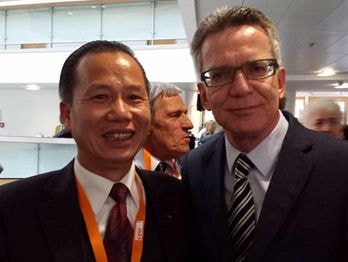 Người gốc Việt tái đắc cử vào ban lãnh đạo đảng ở Đức