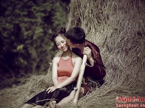 Độc đáo bộ ảnh cưới 'Chí Phèo, Thị Nở' của cặp đôi xứ Nghệ